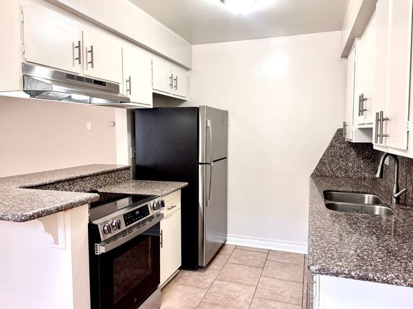 912 Gladys Ave #1