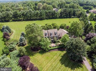 9 Crestwood Cir, New Hope, PA 18938