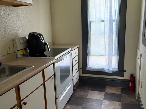 240 N Keyser Ave, Deshler, OH 43516
