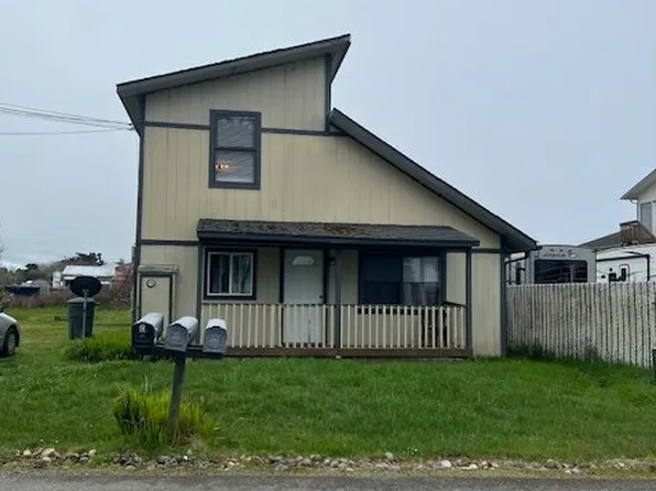 195 17th St SE, Bandon, OR 97411