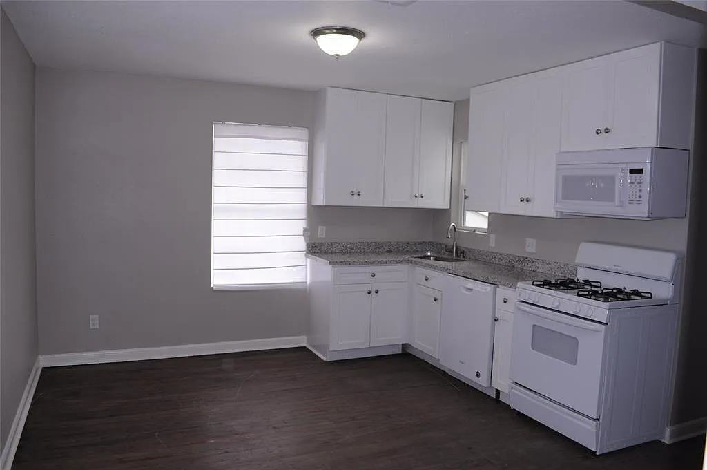 2 bed, 2.0 bath, 958 sqft, $1,500 — Photo 1