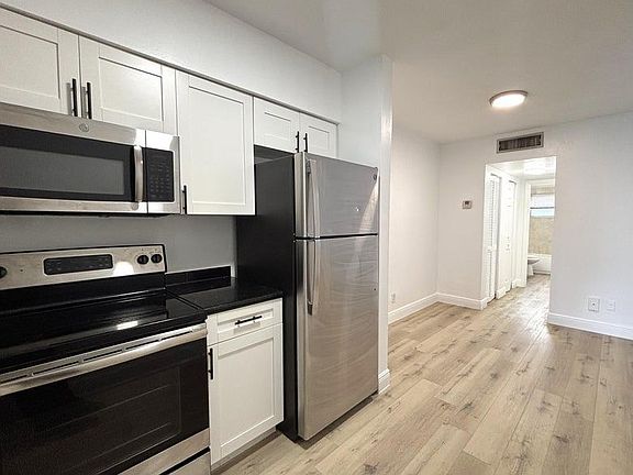 5th image of 1916 SW 11th St APT 11