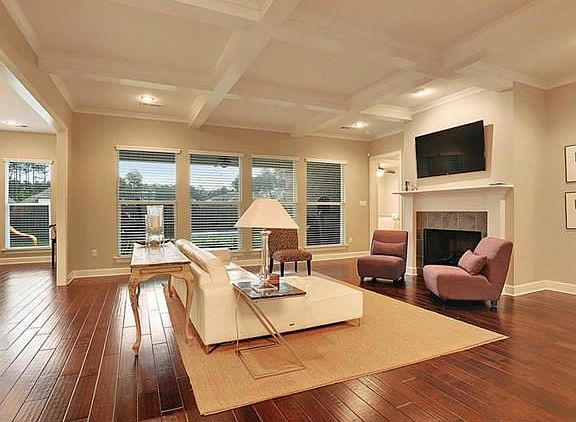 2nd image of 348 Chateau Sonesta