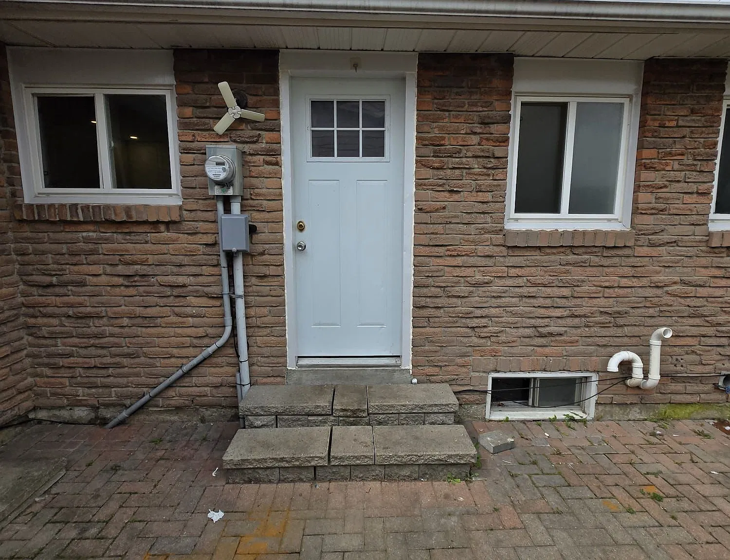 4 bed, $2,600 — Photo 2