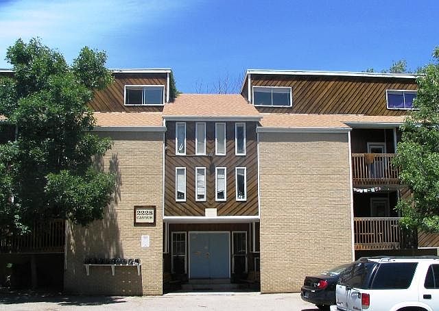 2228 Canyon Blvd.