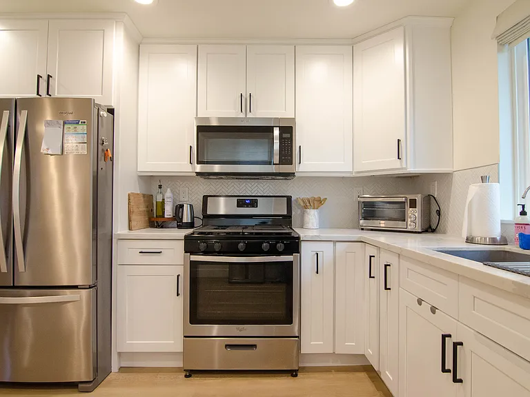 1236 N Evergreen Ave — Photo 8