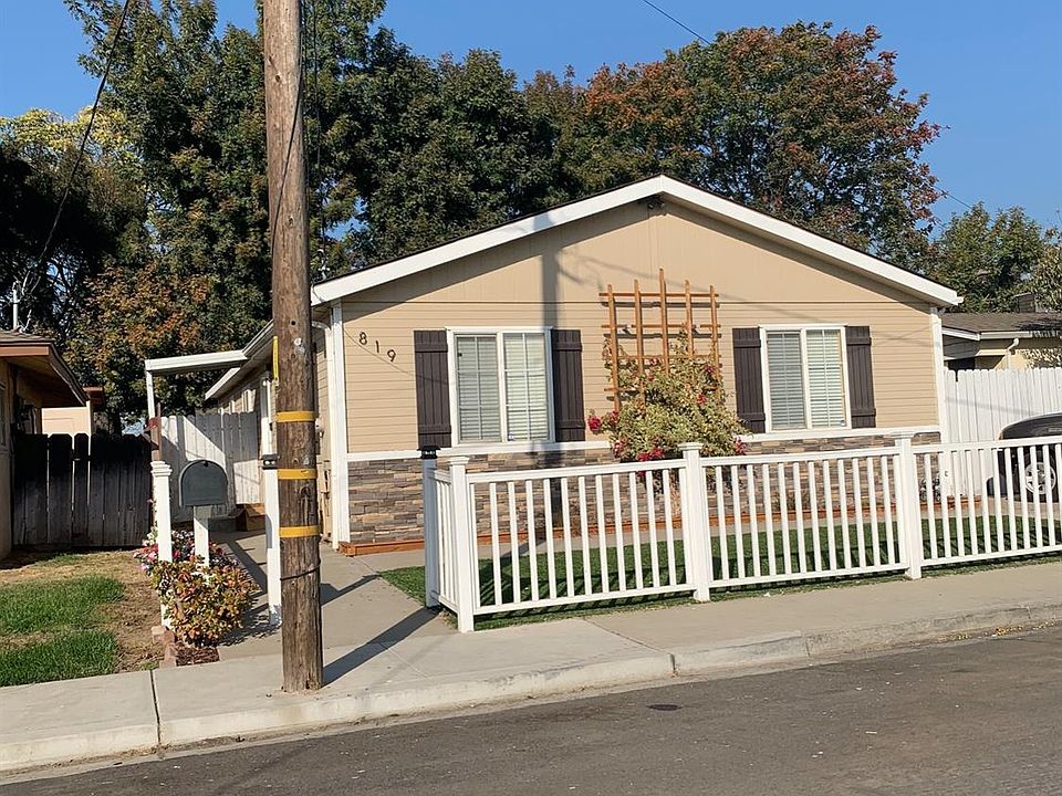 2nd image of 819 Joaquin St