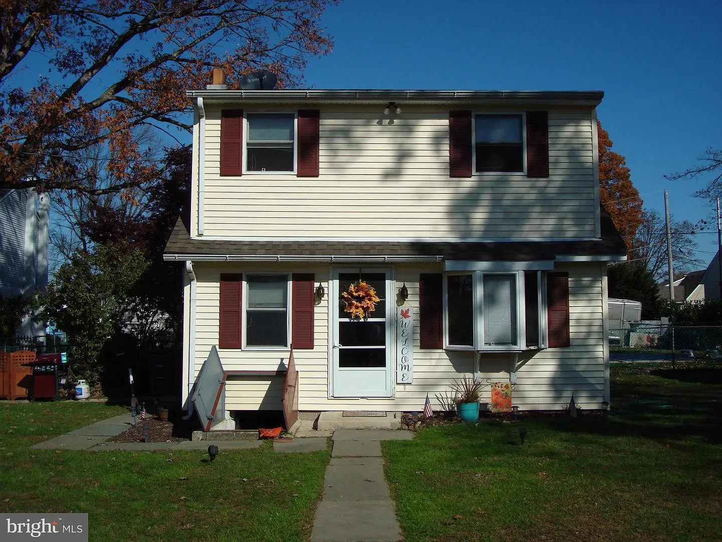 468 Woodbine Ave photo 1