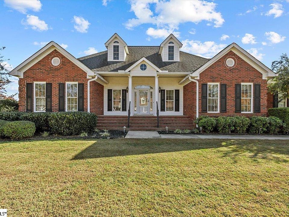 1st image of 9 Darby Hill Ln