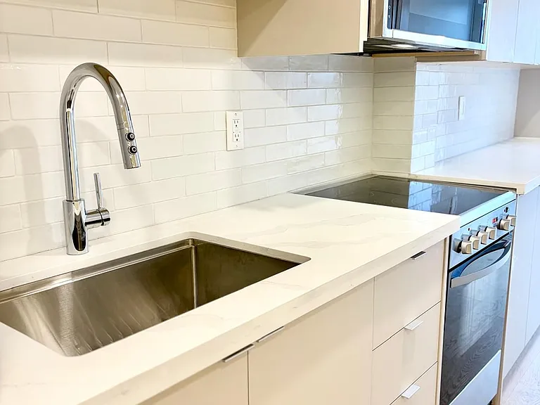 275 Lauder Ave #3 — Photo 5