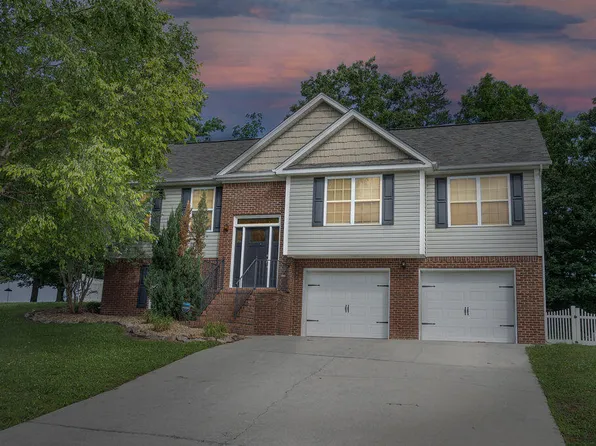 93 Fieldstone Dr, Ringgold, GA 30736