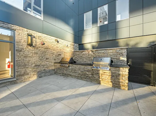 425 3rd Street image 14 of 31