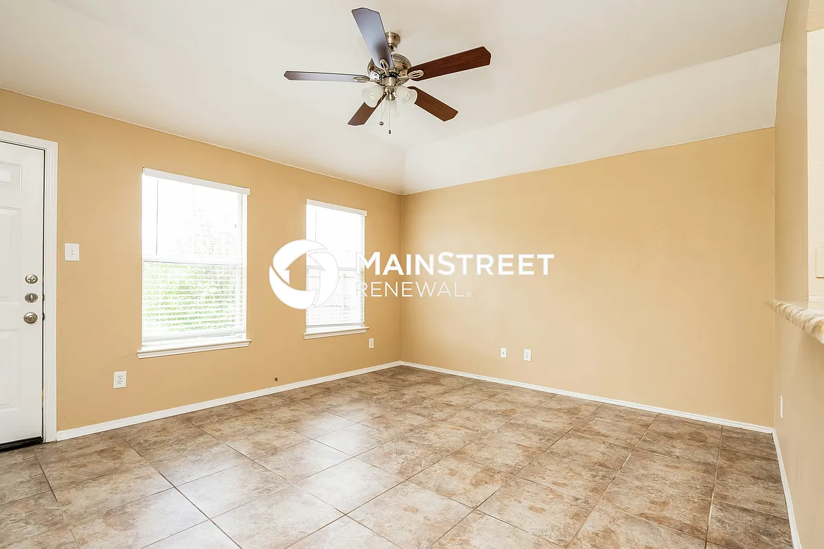 Living Room - 1611 Emily Ln