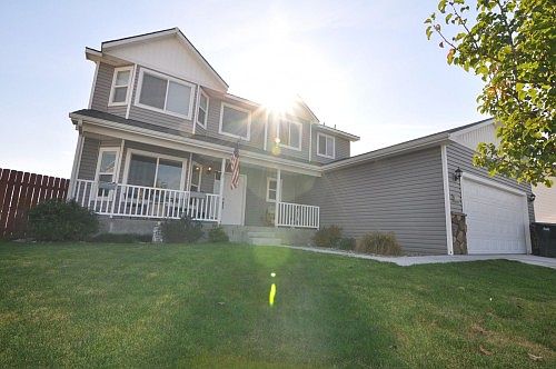 2nd image of 810 N Douglas Ct
