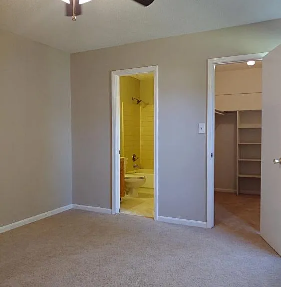 102 Pelham Dr — Photo 14