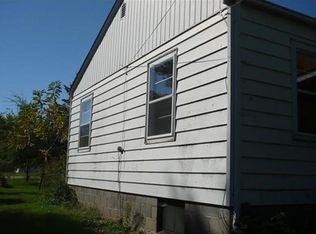 1410 E Robinson St, Knoxville, IA 50138