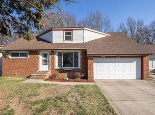 1933 Kapel Dr, Euclid, OH 44117