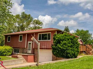 1414 Julie Dr, Wamego, KS 66547