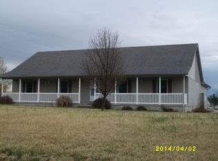 3554 Robin Rd, Salem, IL 62881