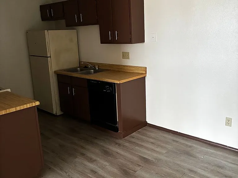 Avendale Pointe Apartments — Photo 15