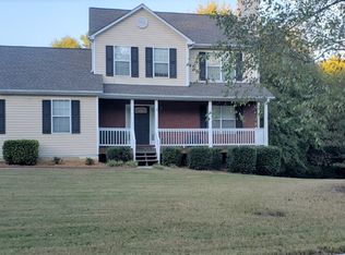 1353 Victoria Place Ct, Loganville, GA 30052
