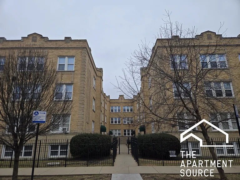 4047 N Mozart St #2W — Photo 1