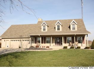 14882 Magee Rd, Virden, IL 62690