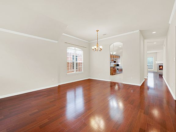 4th image of 5305 Hampshire Dr