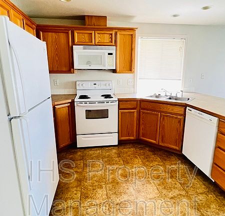 4th image of 4010 Dartmoor Ln