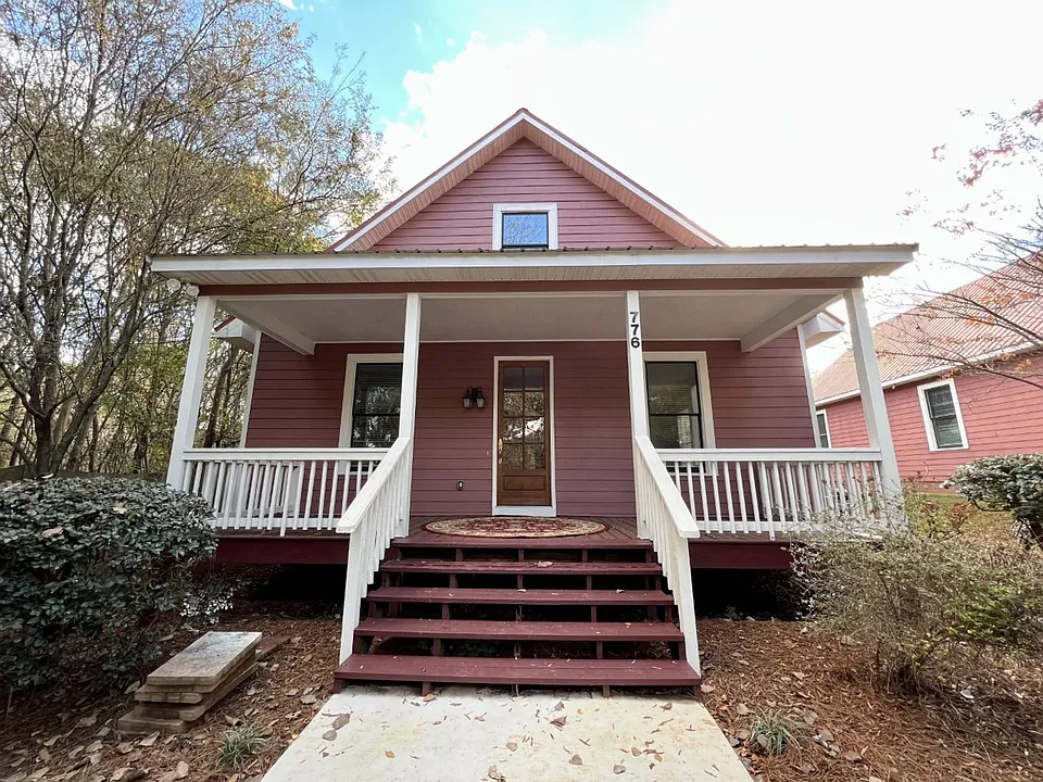 776 Barber St