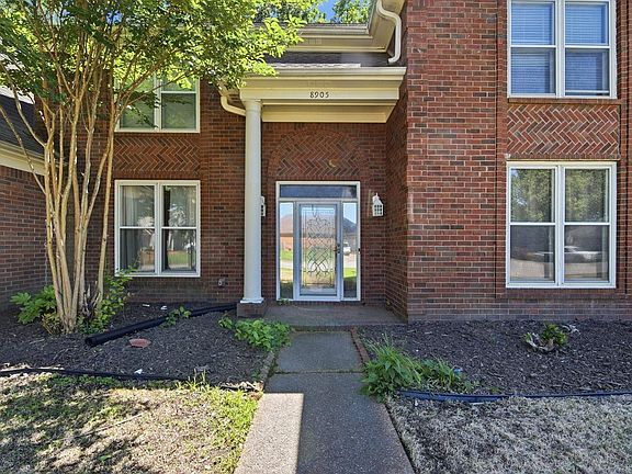 3rd image of 8905 Bridlewood Ln