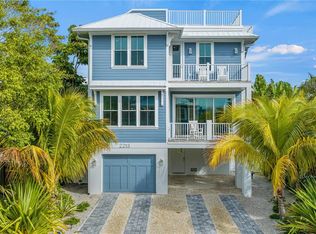 2213 Avenue B, Bradenton Beach, FL 34217