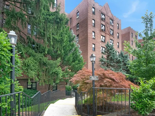 142 Garth Road #2S, Scarsdale, NY 10583