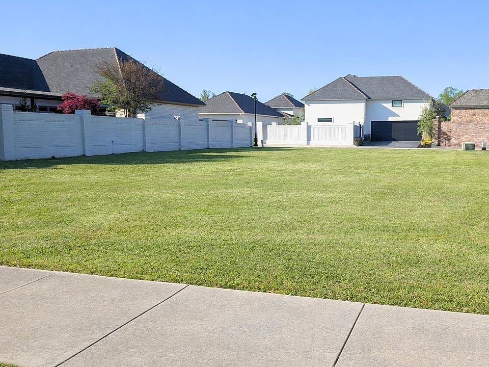 1st image of 2305 Maison Orleans Blvd