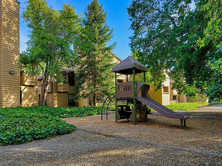 Shadow Creek Apartments — Photo 26