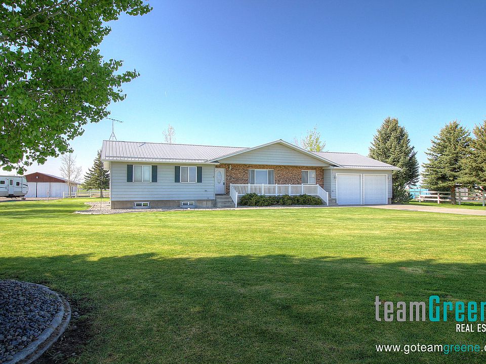 Beautifully Landscaped Yard