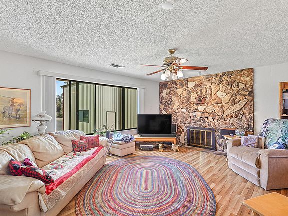 5th image of 9959 Hillview Dr