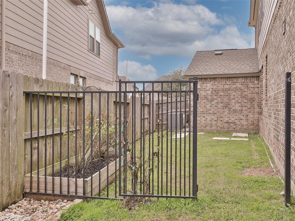 33580 Green Prairie Dr, Brookshire, TX 77423