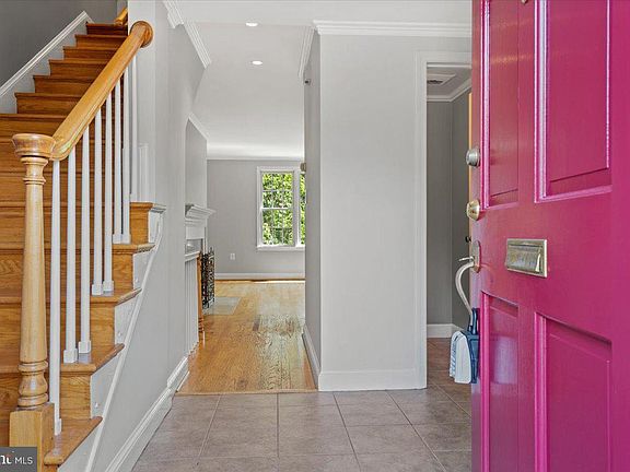 3rd image of 6336 Olde Towne Ct