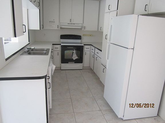 4th image of 2654 Sunshine Blvd