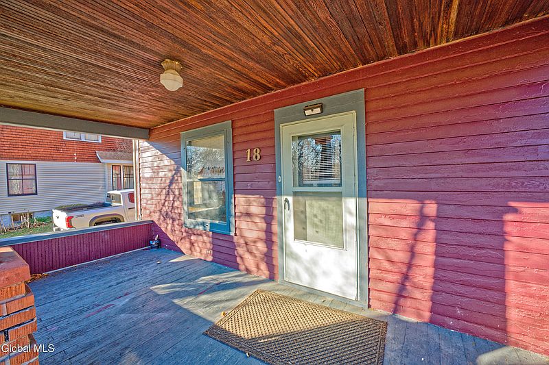 4th image of 18 1st Avenue