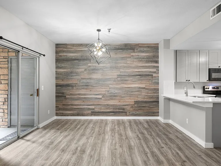 2575 S Syracuse Way #H201 — Photo 2