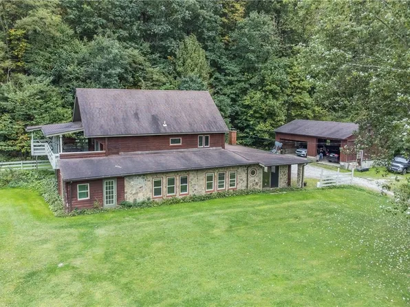 734 Girty Rd S, Shelocta, PA 15774