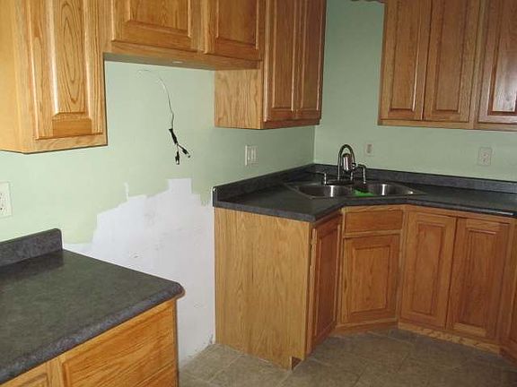 4th image of 2462 Smokey Dr