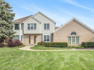 48776 Pebble Ln, Novi, MI 48374