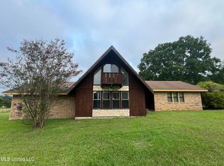 1273 Hilt Fornea Rd, Poplarville, MS 39470