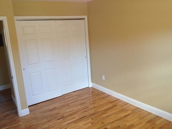 5th image of 2 Cresthill Dr APT B