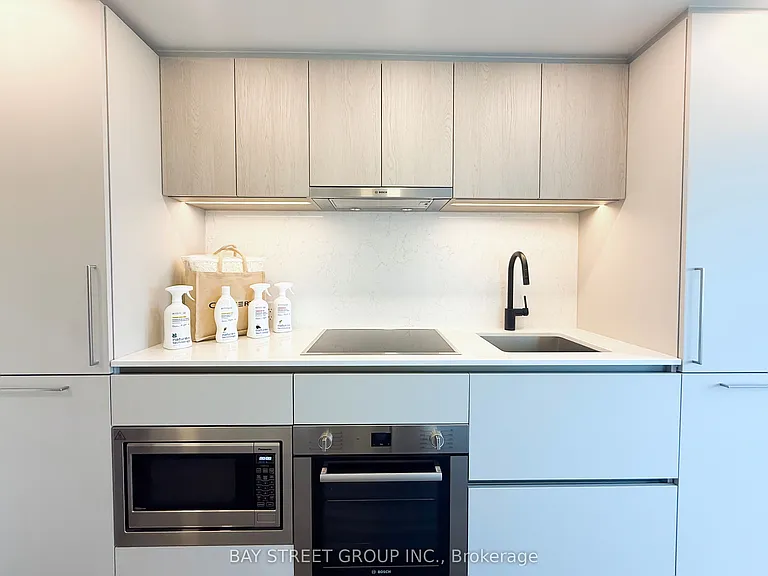 609 Sherbourne St #1409 — Photo 11