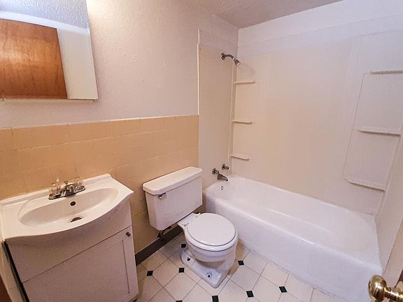 5th image of 1021 Southpark Dr