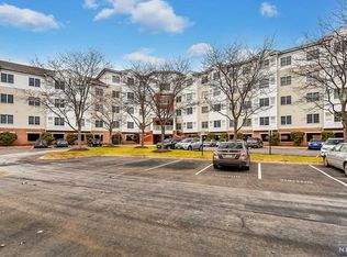 189 Forest Ave #111, Paramus, NJ 07652